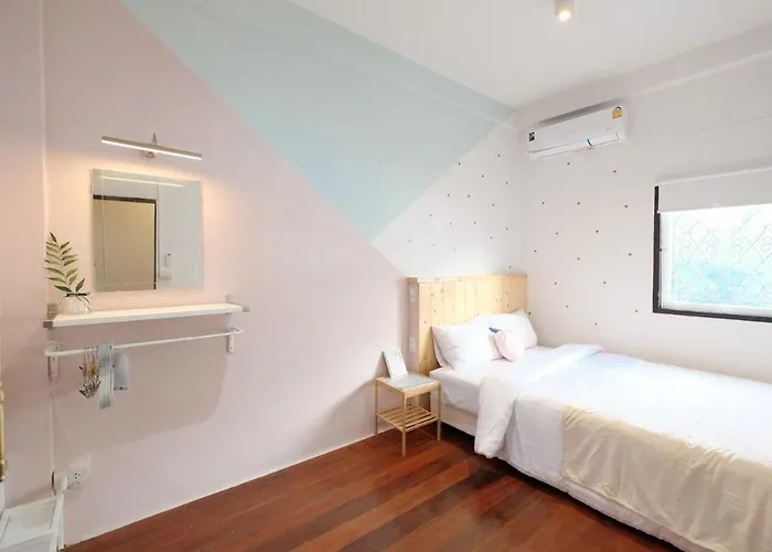 別荘 Home179 Cozy 2br Near Bts & Iconsiam バンコク都